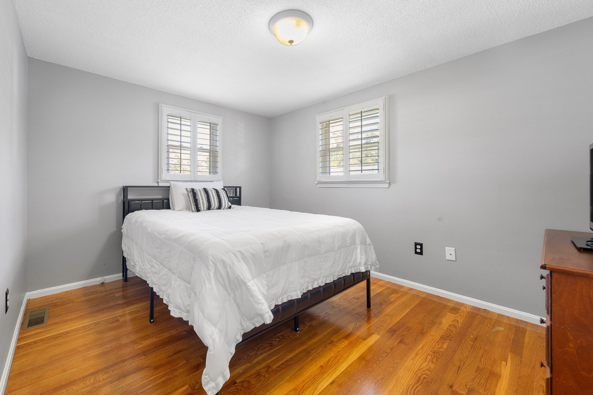 70 Westwind Rd, Lowell, MA Photo #18