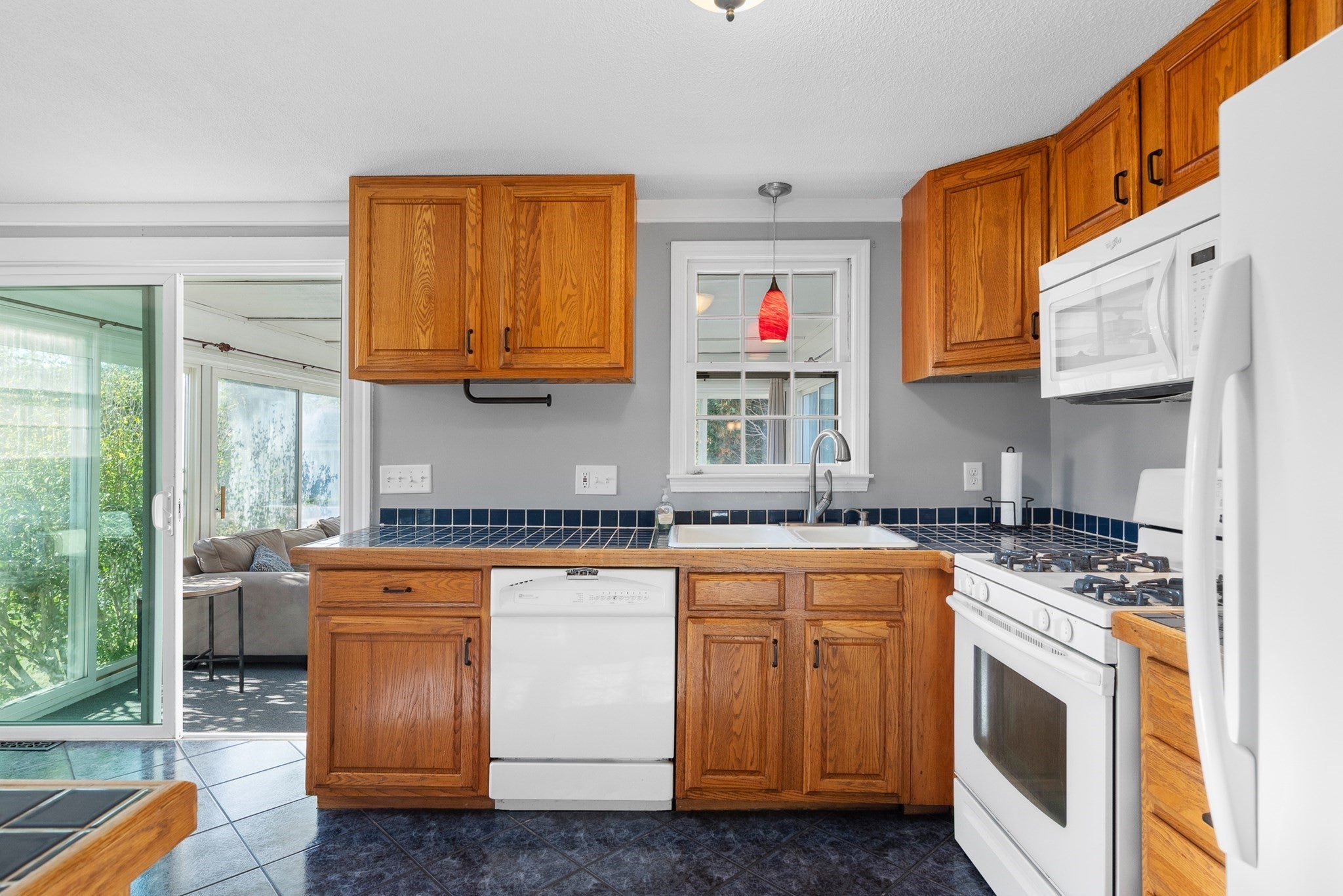 70 Westwind Rd, Lowell, MA Photo #11