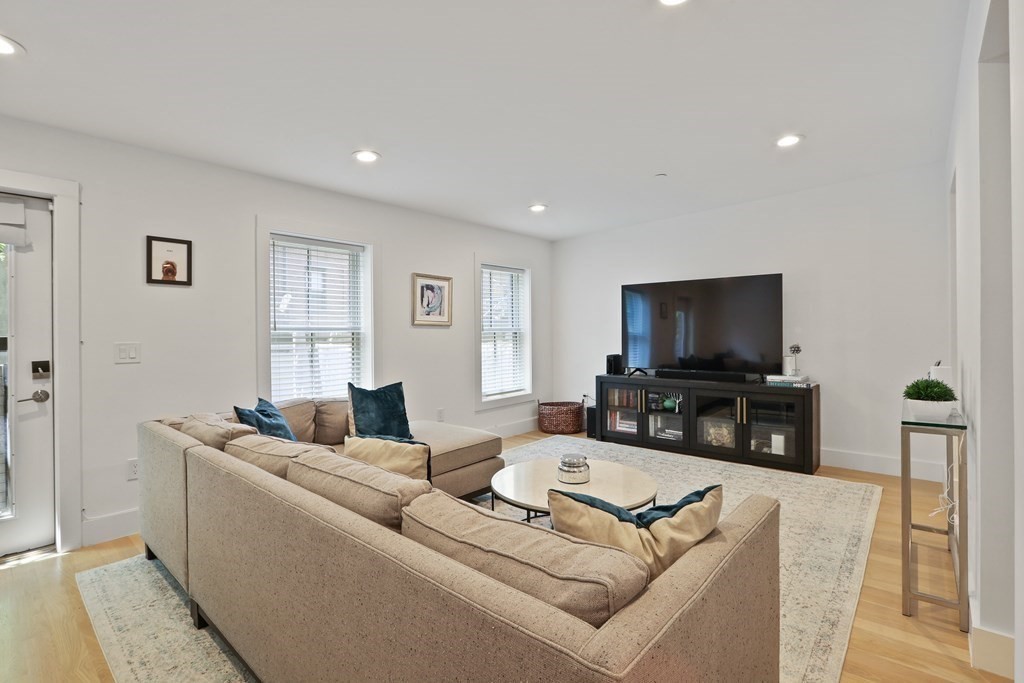55 E Springfield St 1