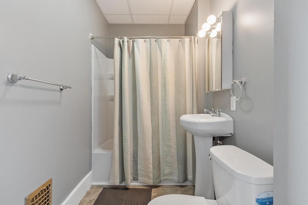 155 Pond St, Leominster, MA Photo #34