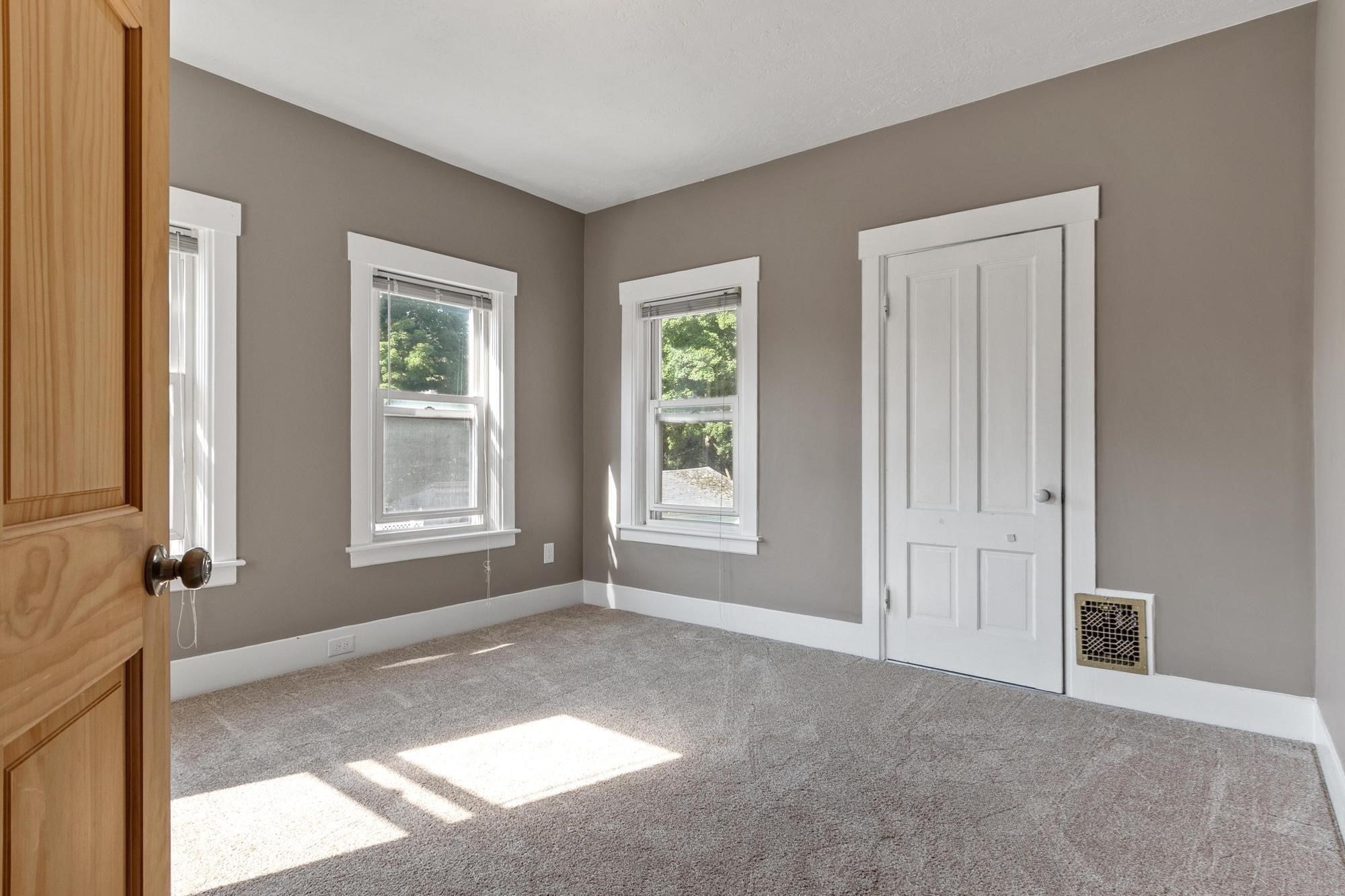 155 Pond St, Leominster, MA Photo #25
