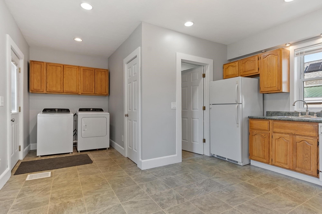155 Pond St, Leominster, MA Photo #13