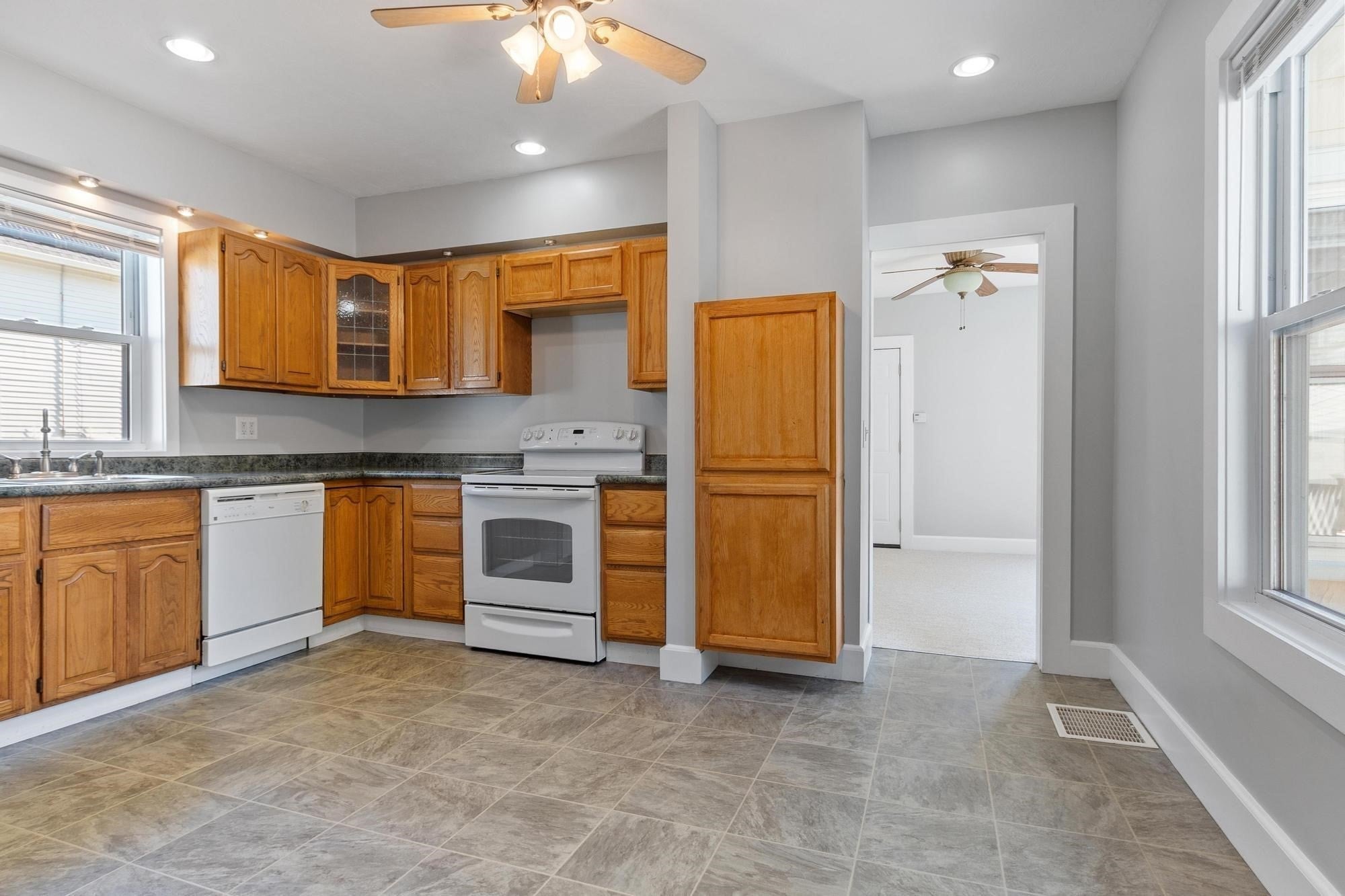 155 Pond St, Leominster, MA Photo #11