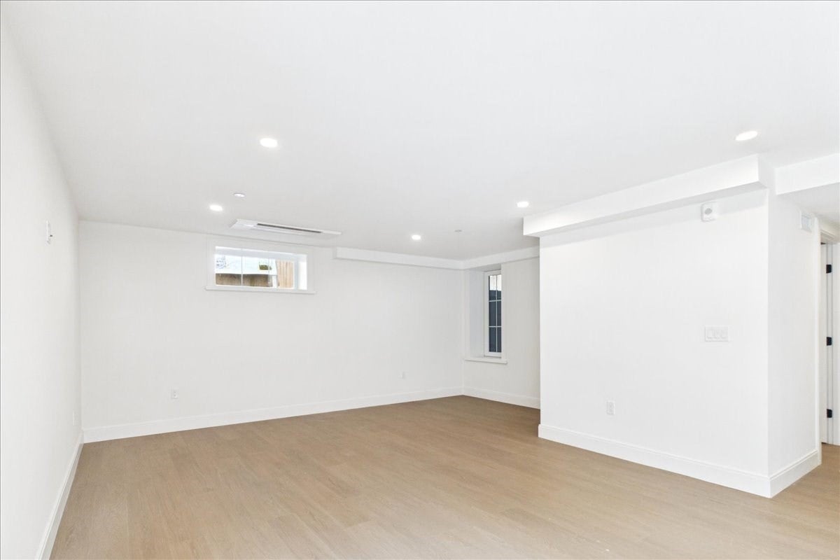 305 Chestnut Ave #6, Boston, MA Photo #20