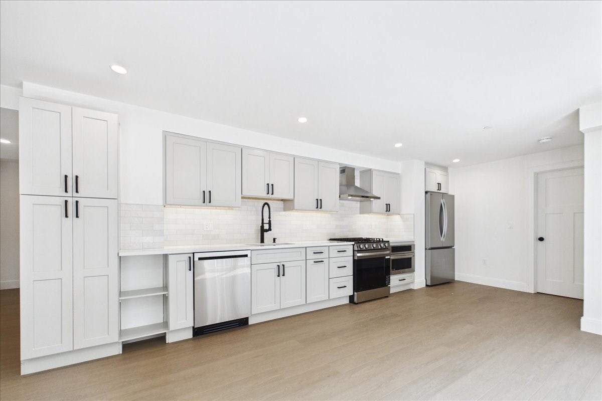 305 Chestnut Ave #6, Boston, MA Photo #11