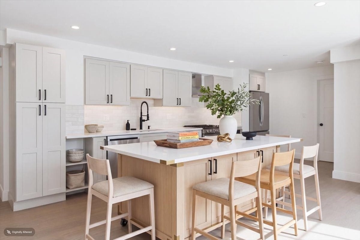 305 Chestnut Ave #6, Boston, MA Photo #12