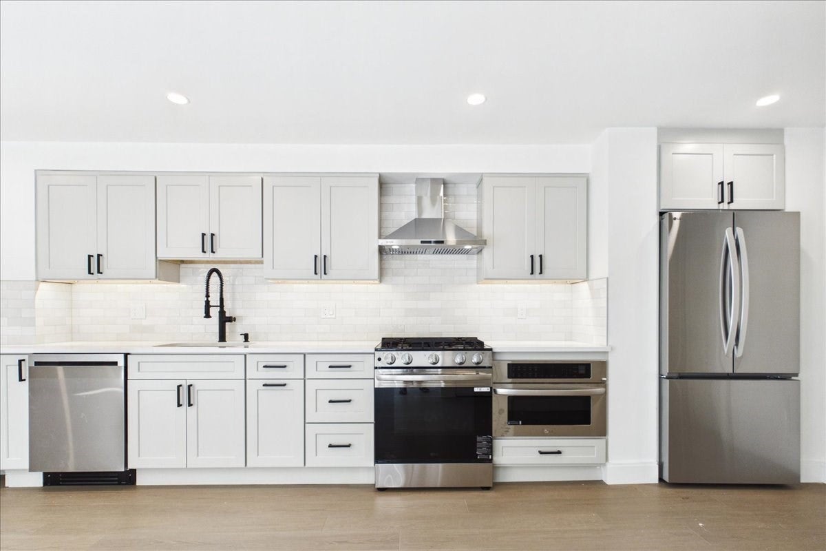 305 Chestnut Ave #6, Boston, MA Photo #17
