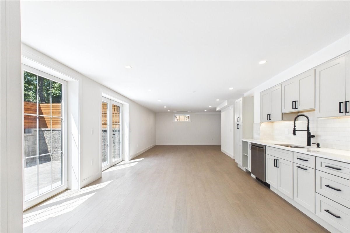 305 Chestnut Ave #6, Boston, MA Photo #13
