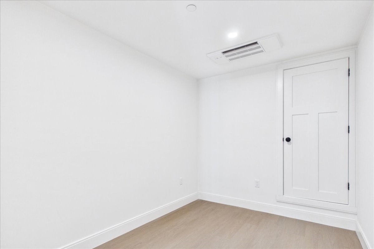 305 Chestnut Ave #6, Boston, MA Photo #23