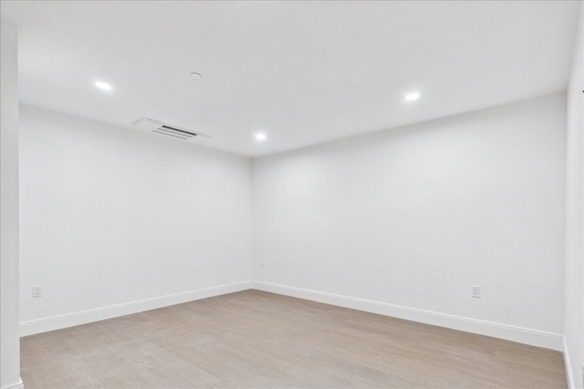 305 Chestnut Ave #6, Boston, MA Photo #30
