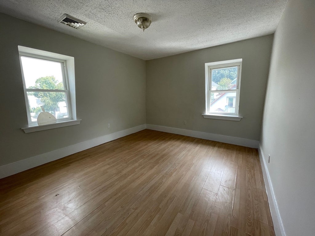 34 Newbury St, Worcester, MA, 34 Newbury St, Worcester, MA Photo #9