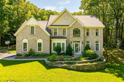 Photo of 34 Beechwood Cir, Northborough, MA 01532 (MLS # 73532532)