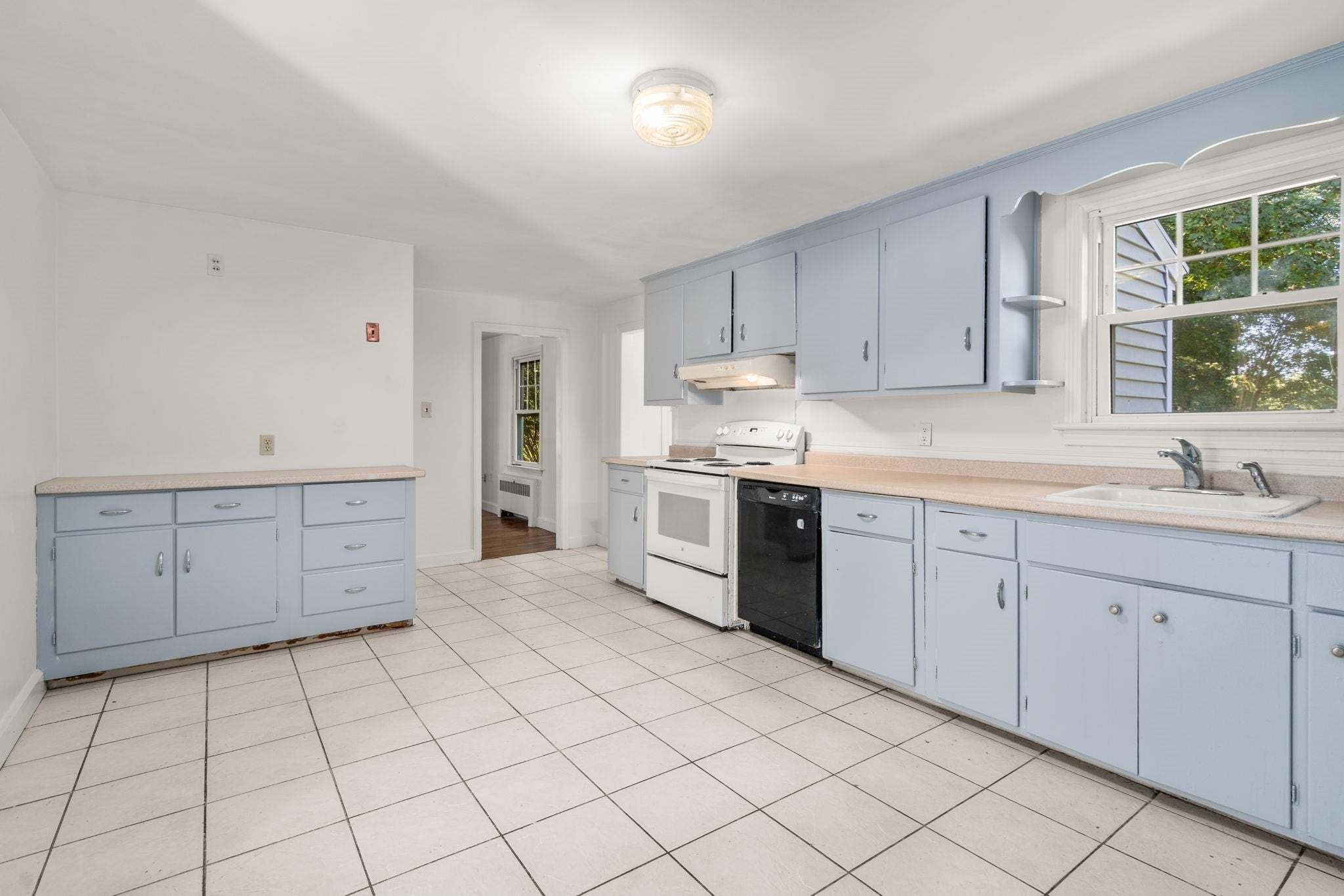 5 Lowell Ave, Holden, MA, 5 Lowell Ave, Holden, MA Photo #9
