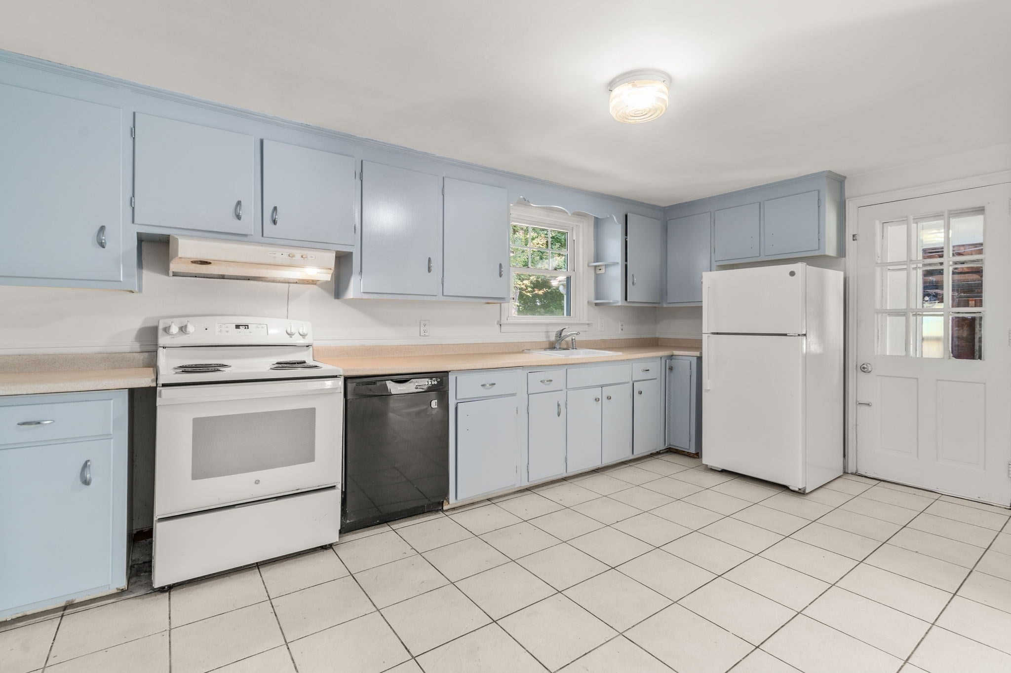5 Lowell Ave, Holden, MA, 5 Lowell Ave, Holden, MA Photo #8