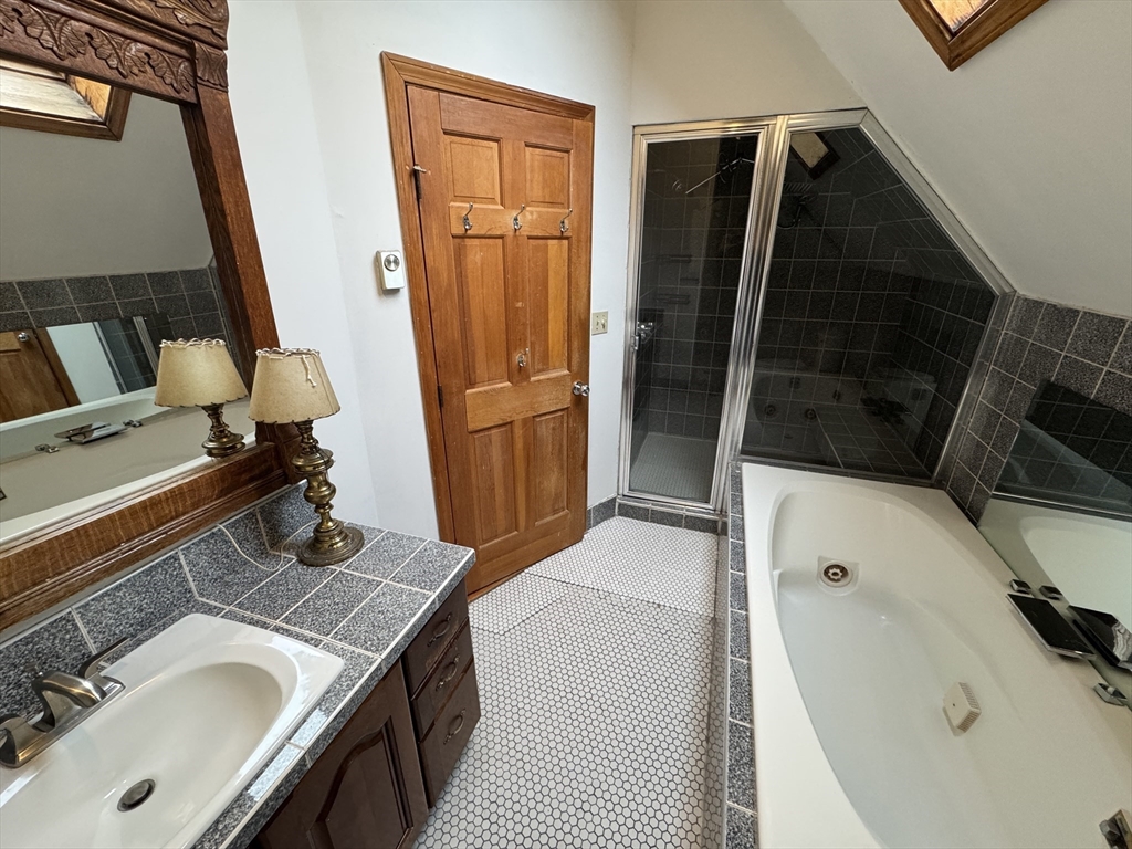 Cambridge, Massachusetts 02138, United States, 1 Bedroom Bedrooms, ,1 BathroomBathrooms,Residential,Active,207329