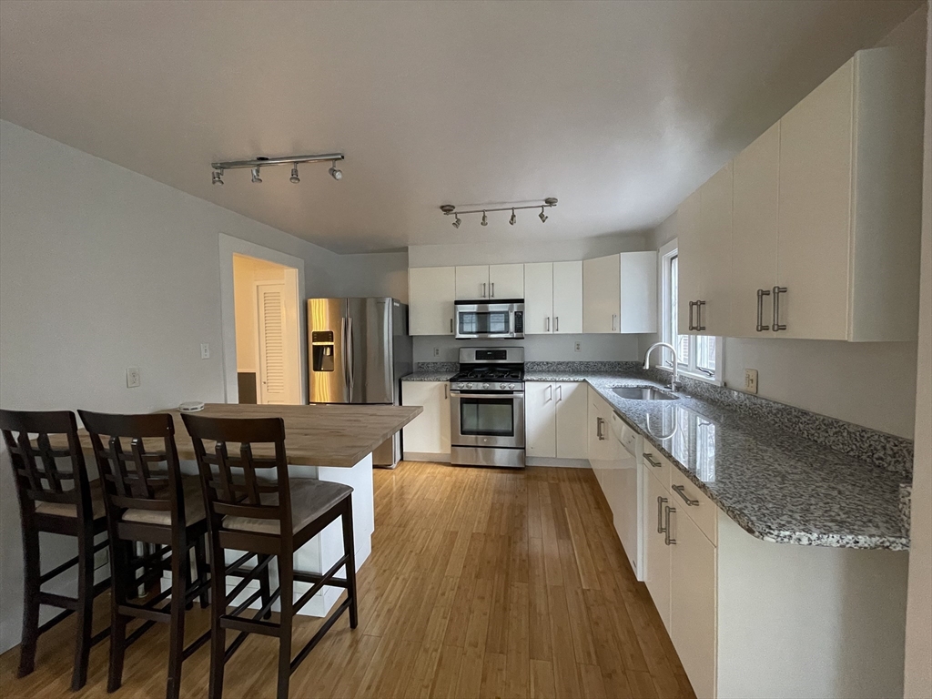 Newton, Massachusetts 02458, United States, 4 Bedrooms Bedrooms, ,3 BathroomsBathrooms,Residential,Active,146634