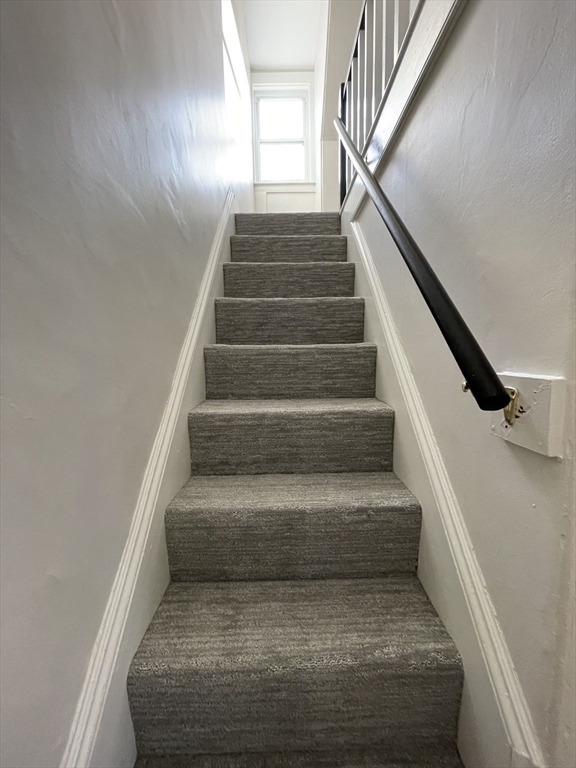 Newton, Massachusetts 02458, United States, 4 Bedrooms Bedrooms, ,3 BathroomsBathrooms,Residential,Active,146634