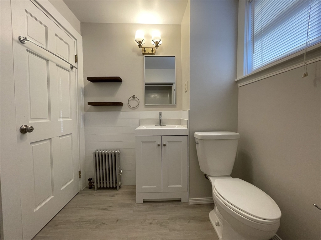 Newton, Massachusetts 02458, United States, 4 Bedrooms Bedrooms, ,3 BathroomsBathrooms,Residential,Active,146634