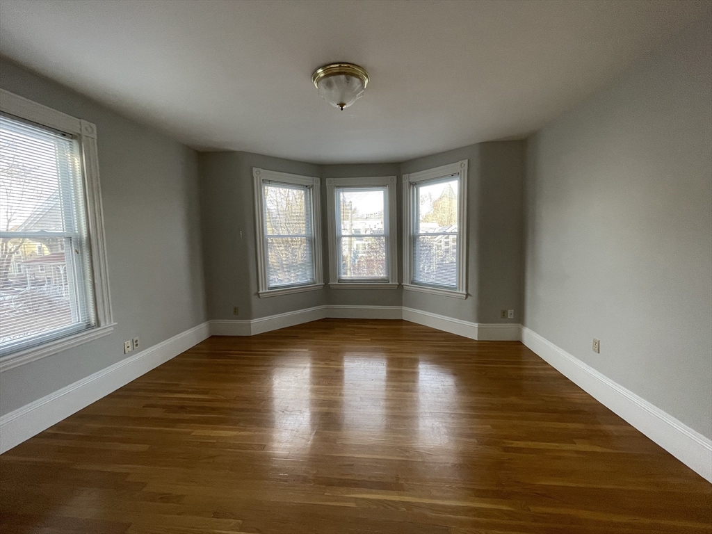 Newton, Massachusetts 02458, United States, 4 Bedrooms Bedrooms, ,3 BathroomsBathrooms,Residential,Active,146634