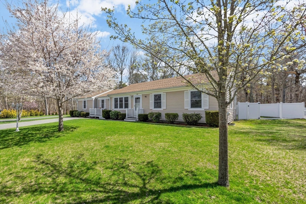 3 Harness Dr, Falmouth, MA Photo #4