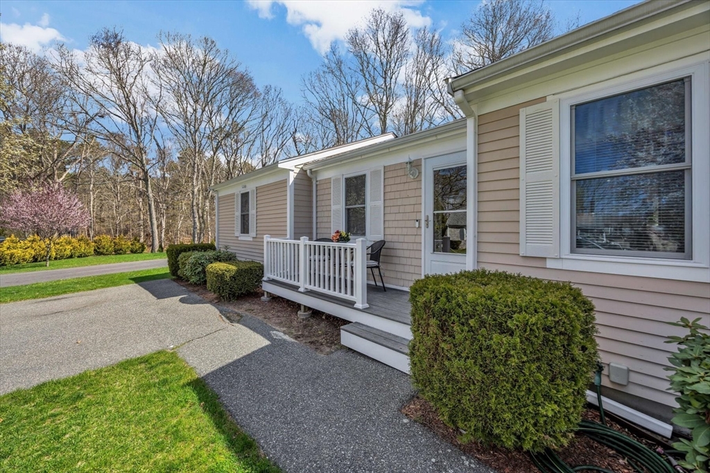 3 Harness Dr, Falmouth, MA Photo #2