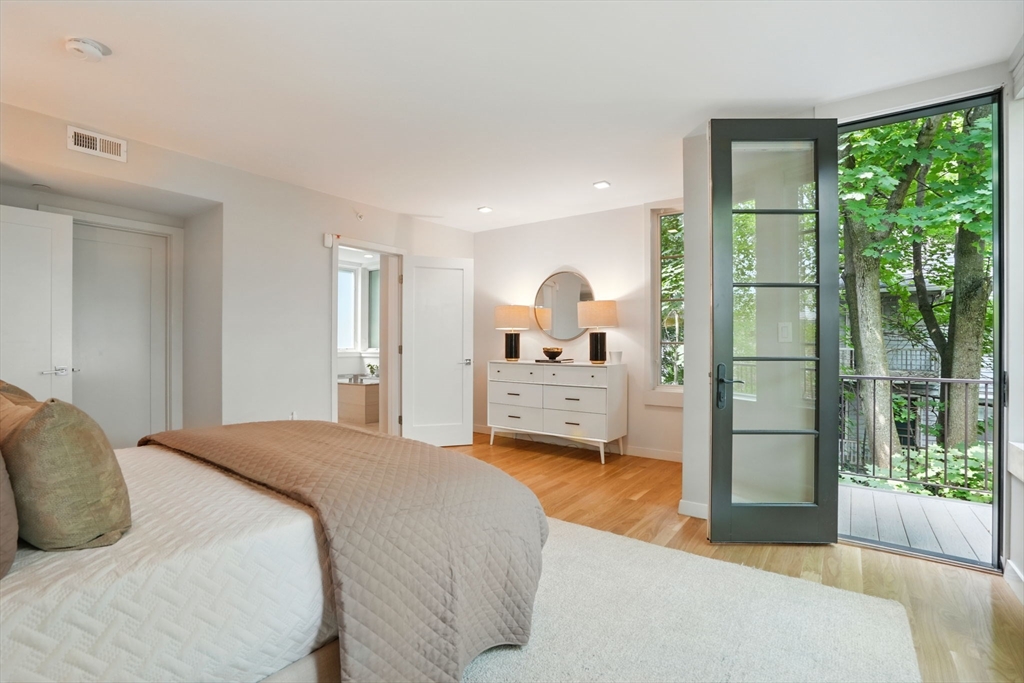 89 Kirkland St 89