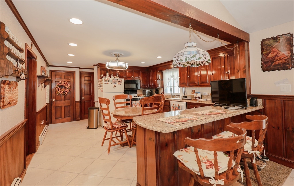 121 Old Marsh Hill Rd