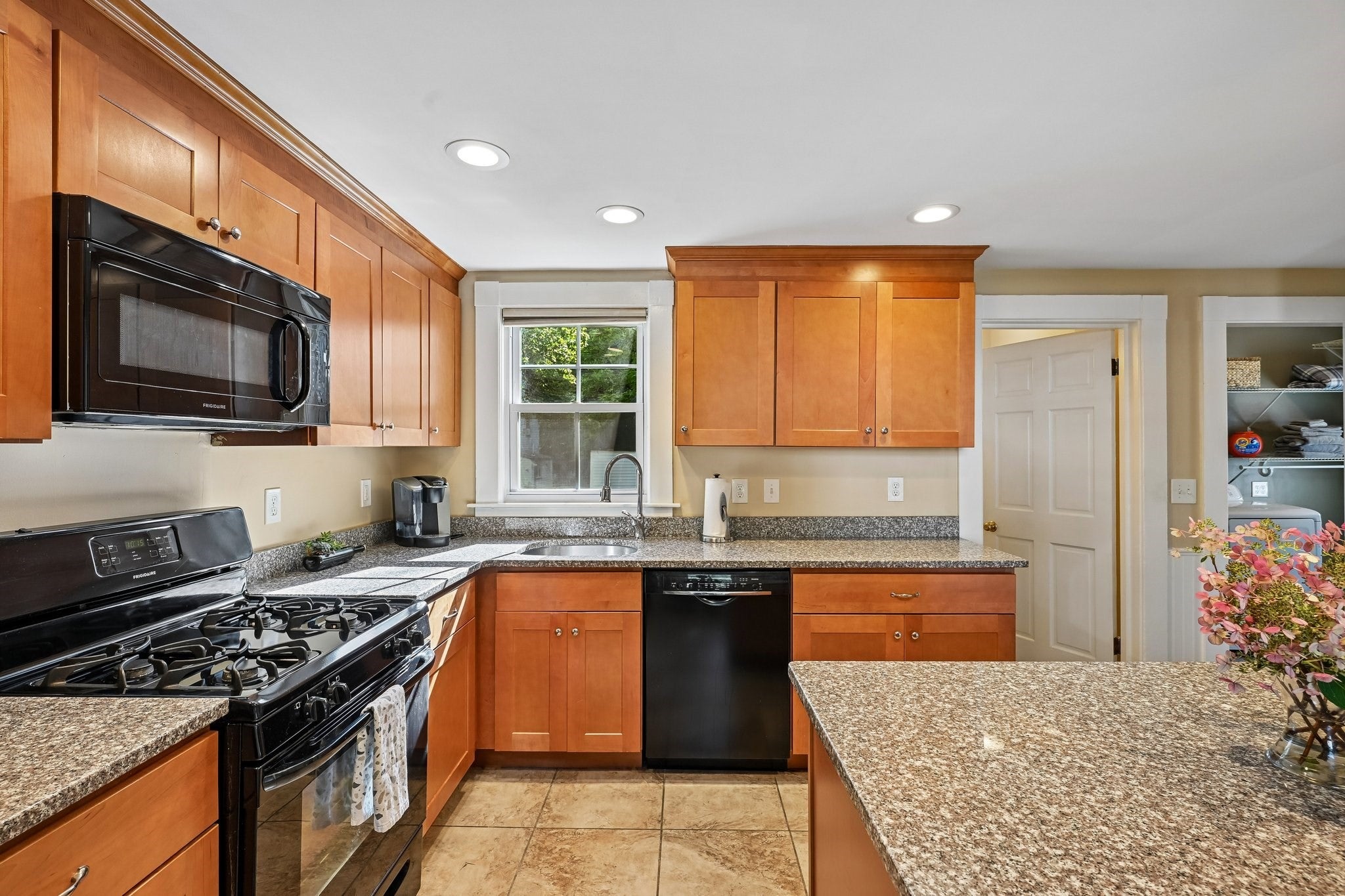 18 Highland Ave, Chelmsford, MA, 18 Highland Ave, Chelmsford, MA Photo #10