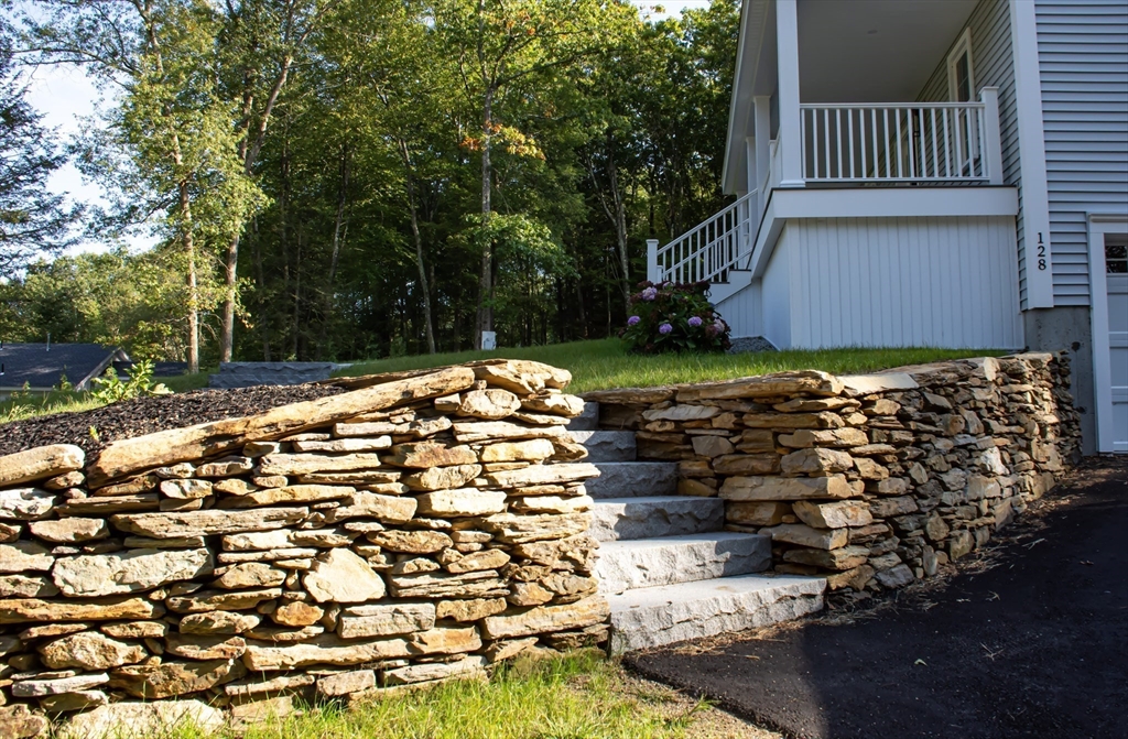 126 Old Southbridge Rd