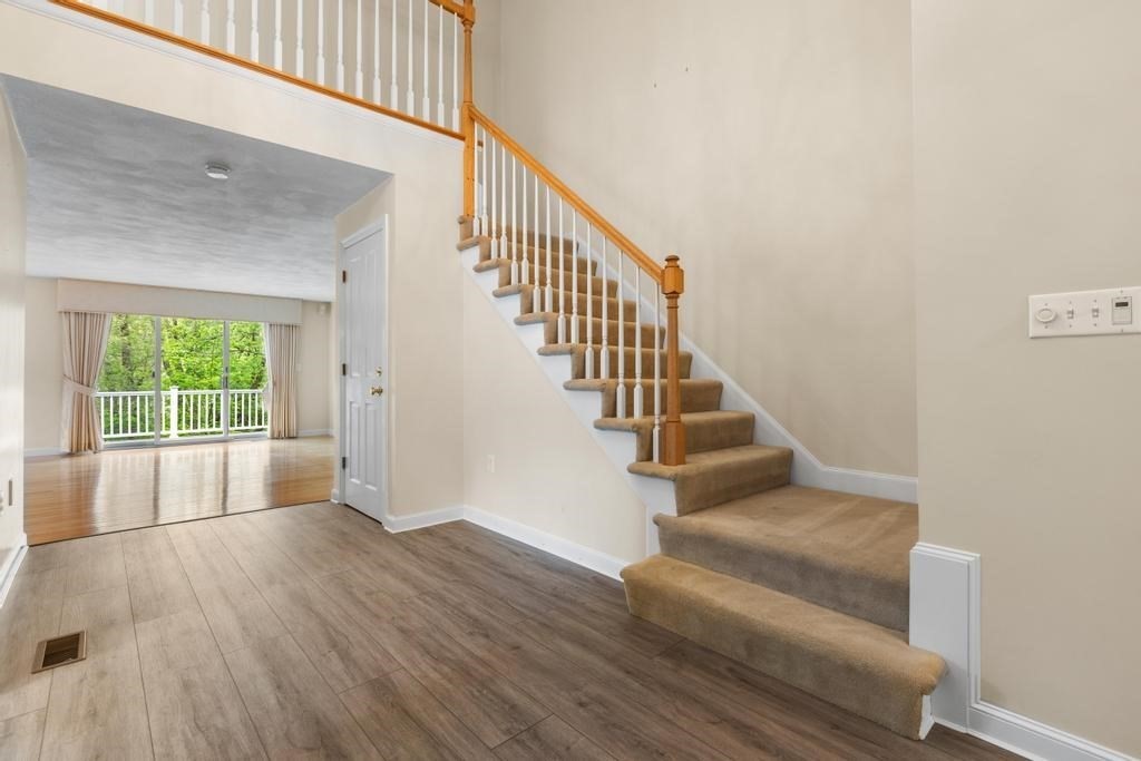 6 Leaning Elm Drive 6