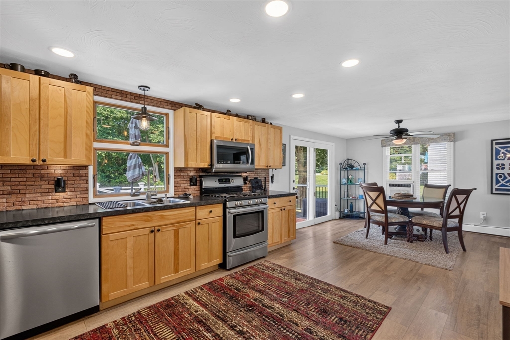 19 Majocka Dr, Westport, MA Photo #7