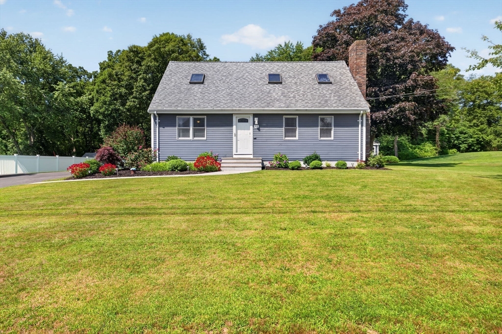 19 Majocka Dr, Westport, MA Photo #2
