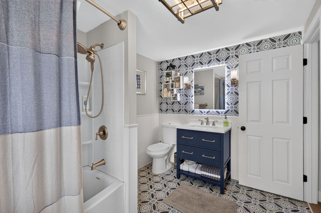 19 Majocka Dr, Westport, MA Photo #9