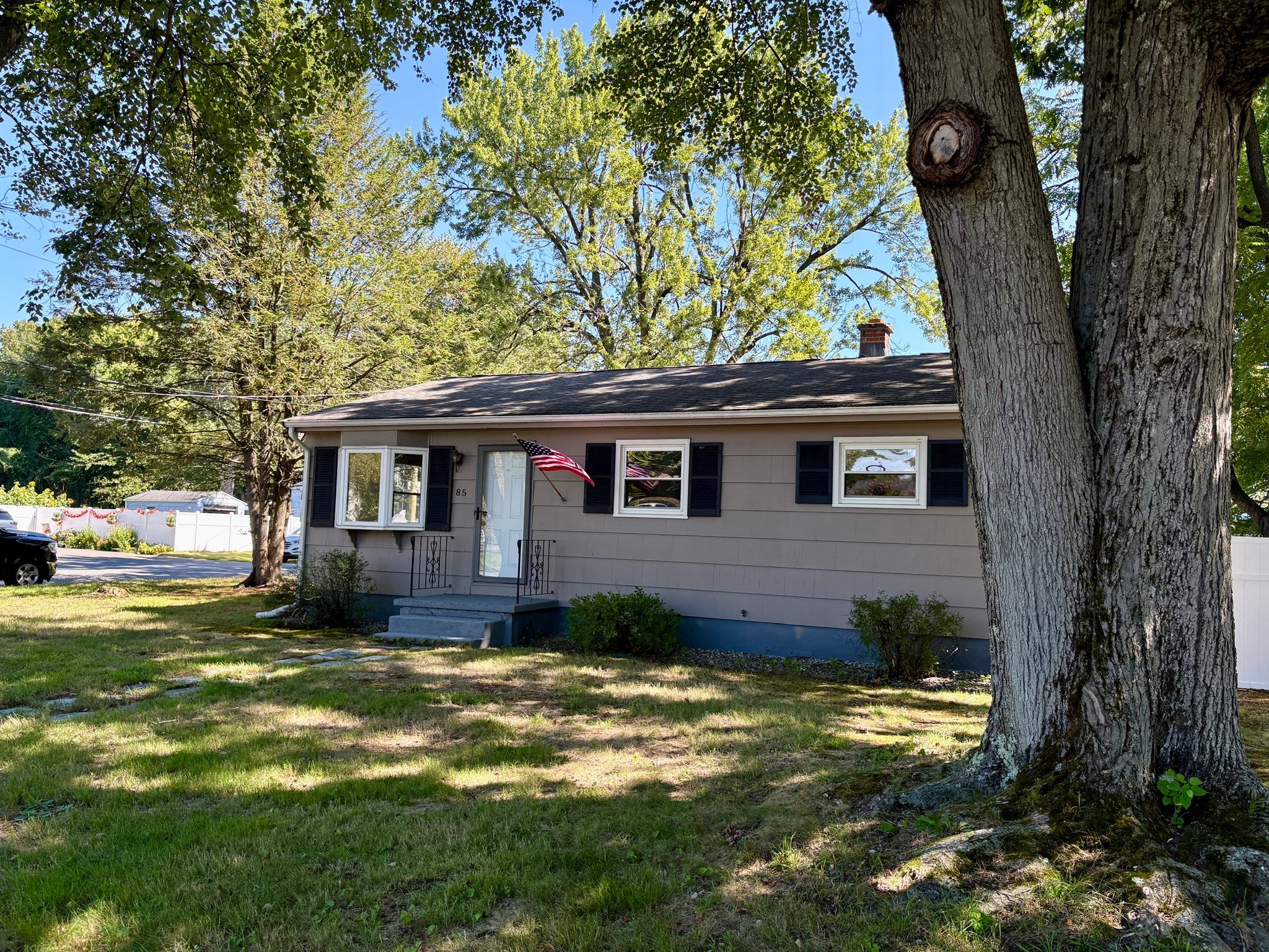 85 Talmadge Dr, Springfield, MA Photo #2