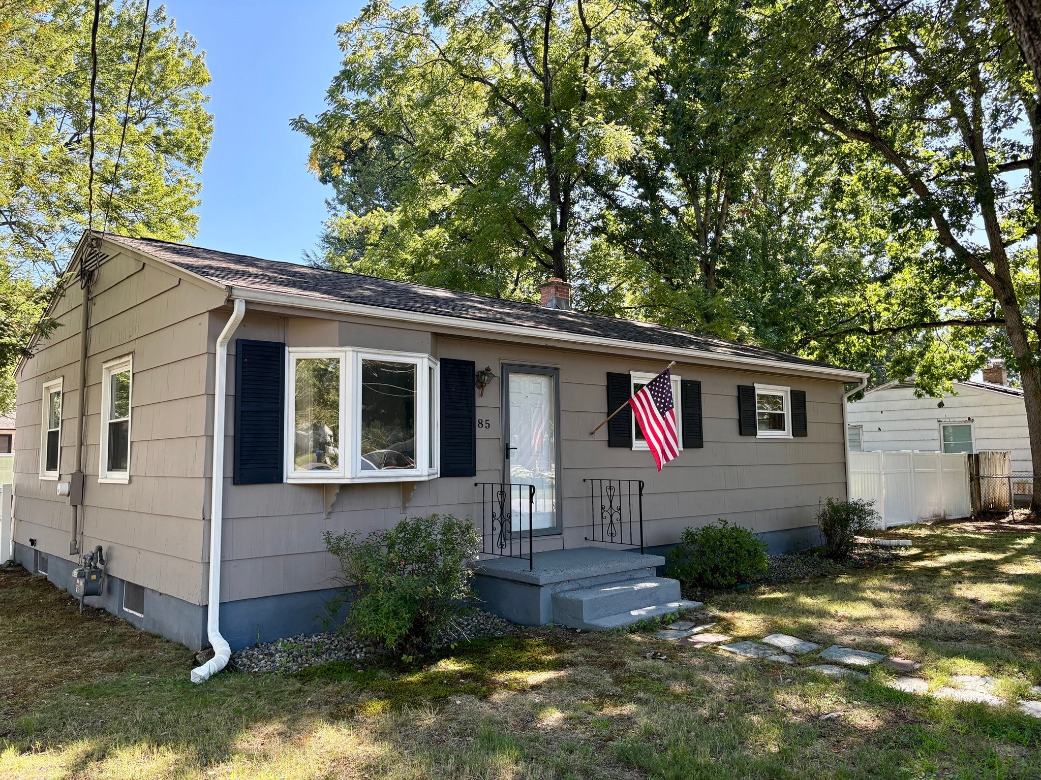 85 Talmadge Dr, Springfield, MA Photo #3