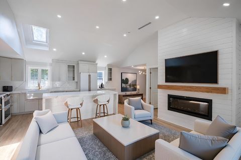 8 Teresa Circle Arlington MA 02474