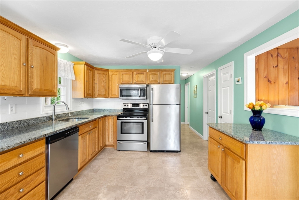 10 Harborview Dr
