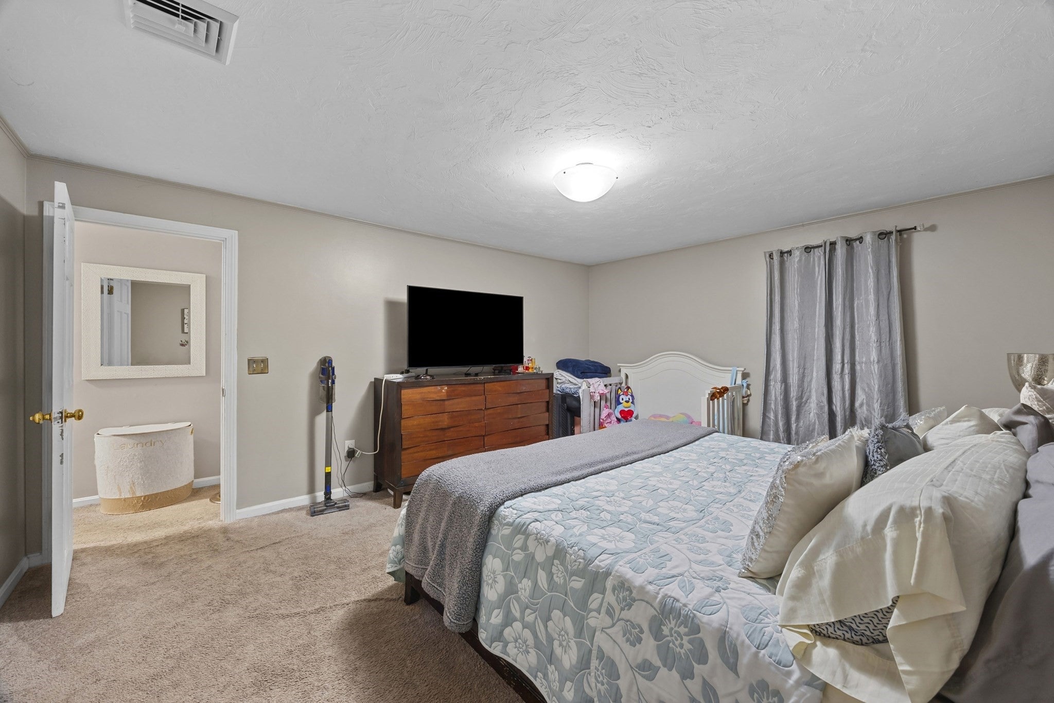 133 Commonwealth Ave #B, Worcester, MA Photo #17