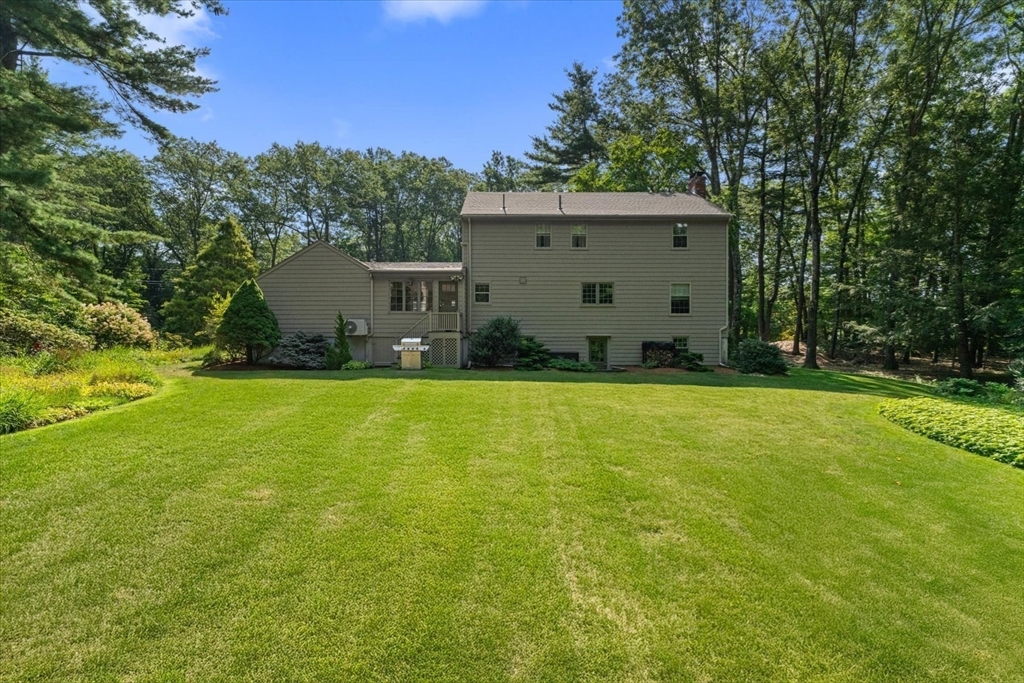 15 Willard Grant Road