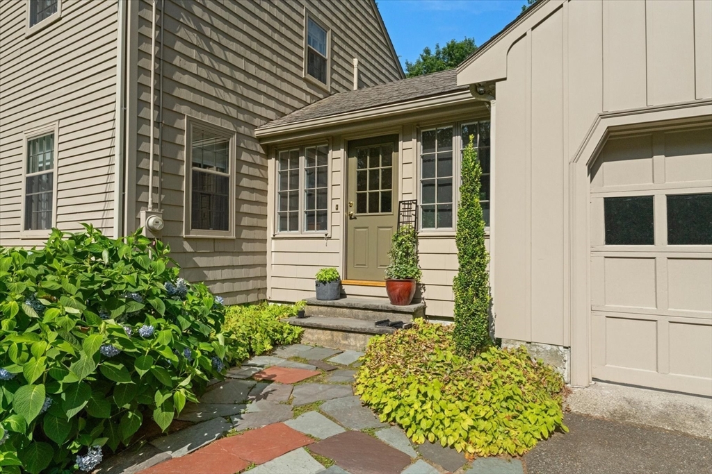 15 Willard Grant Road