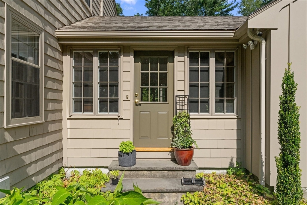 15 Willard Grant Road