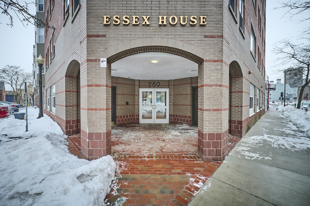 289 Essex St 308