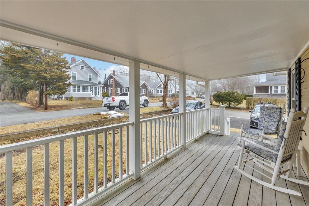 33 Oakwood Ave