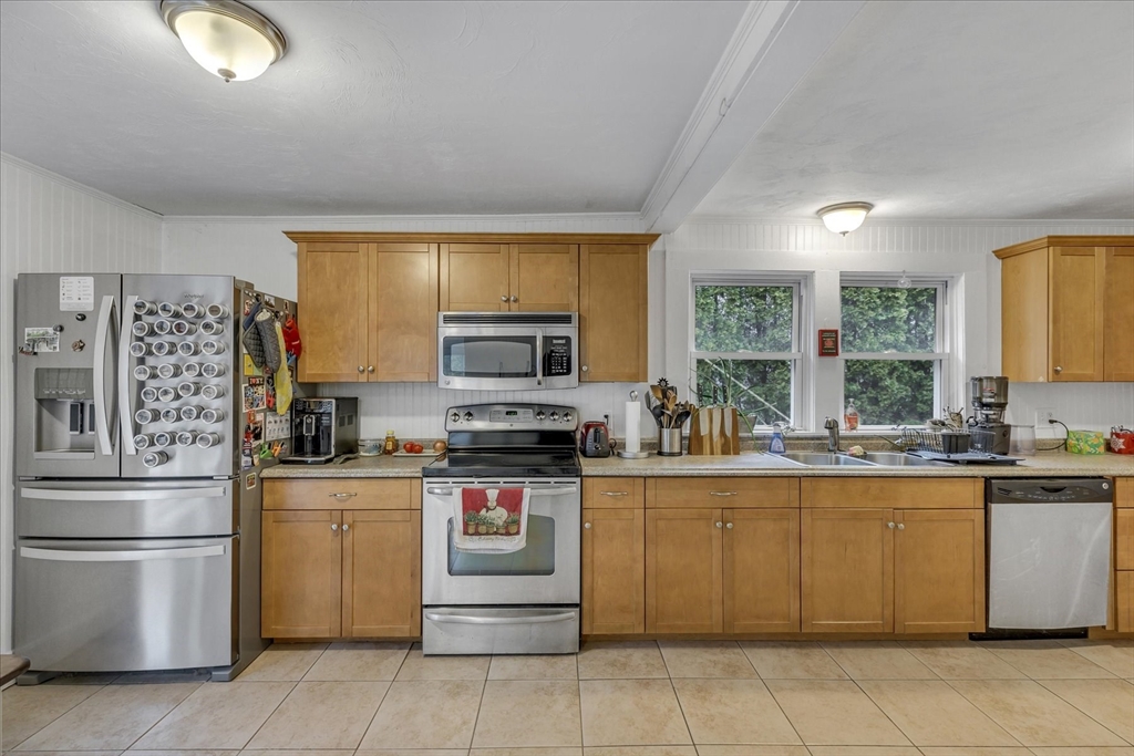 33 Oakwood Ave
