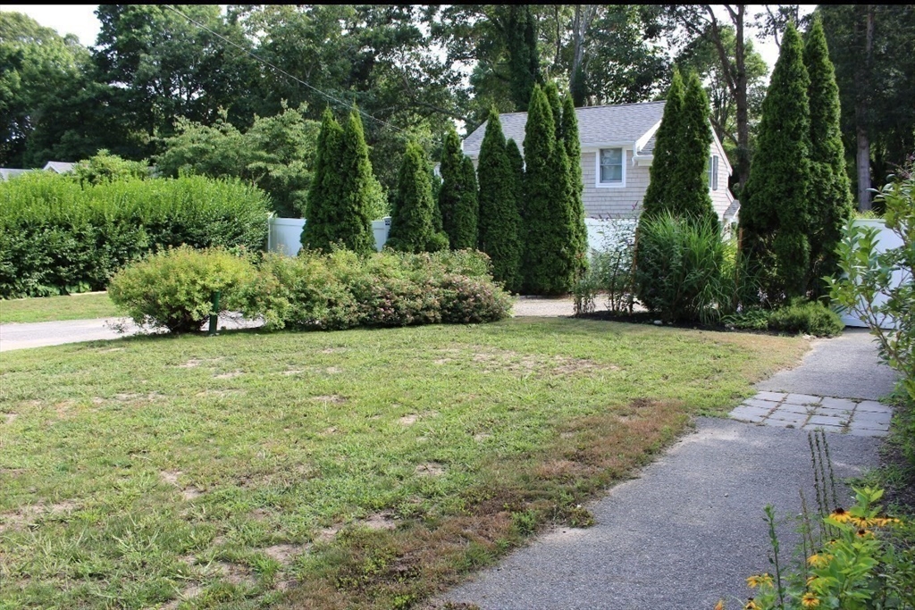 33 Oakwood Ave