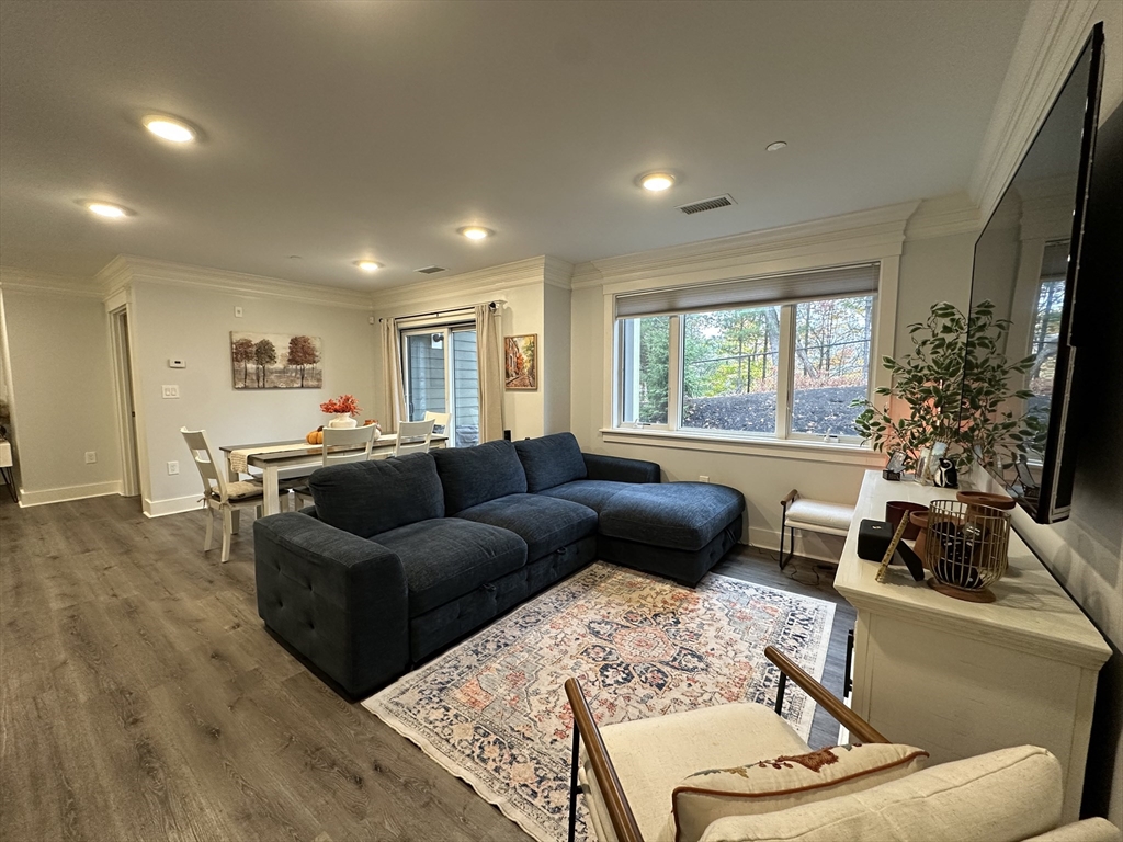 Click for 17 Hennery Way #A, Medfield, MA slideshow