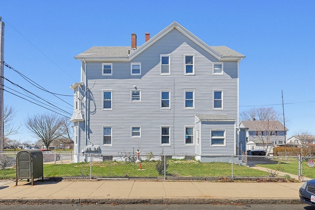 464 Birch St