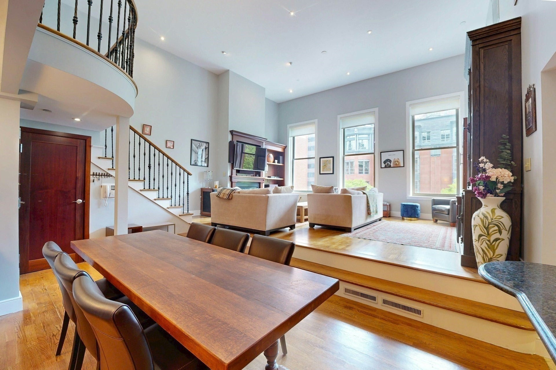 201 Newbury St