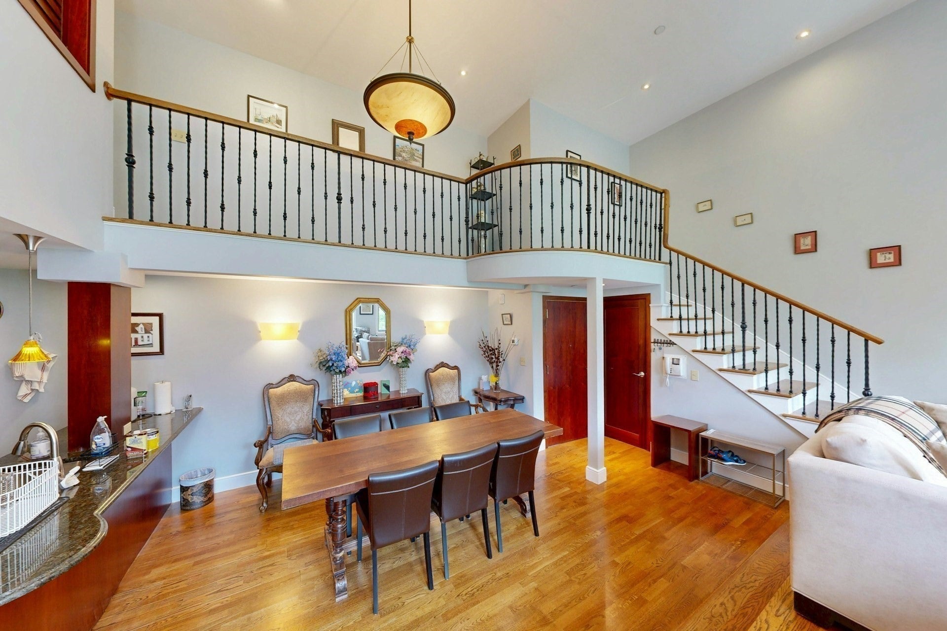 201 Newbury St #204