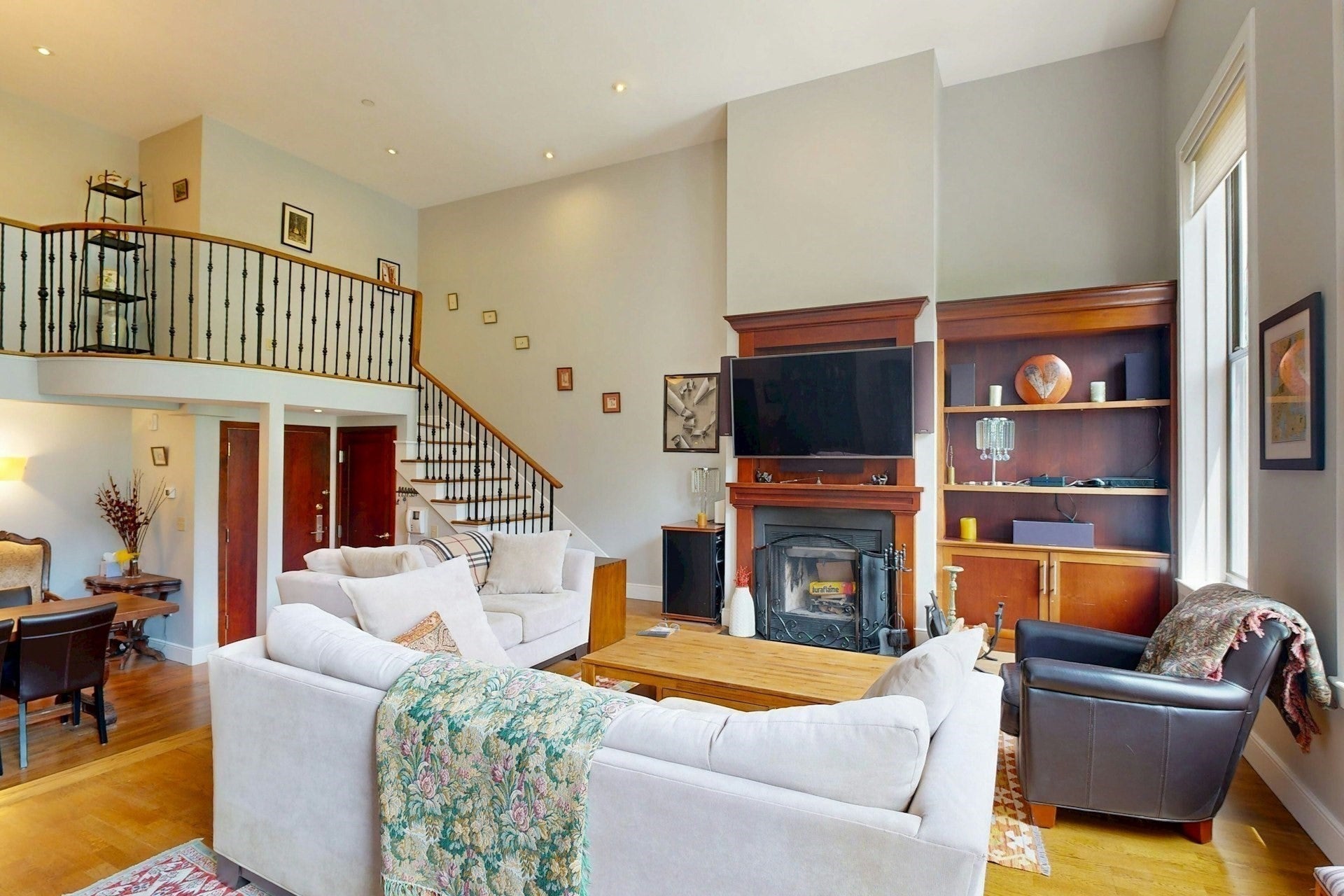 201 Newbury St #204